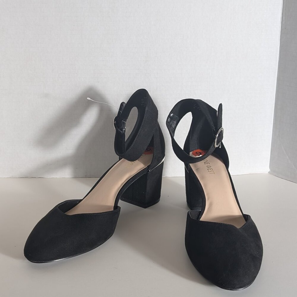 Black Ankle Strap Block Heel Pumps - Women Size 9.5. EUC